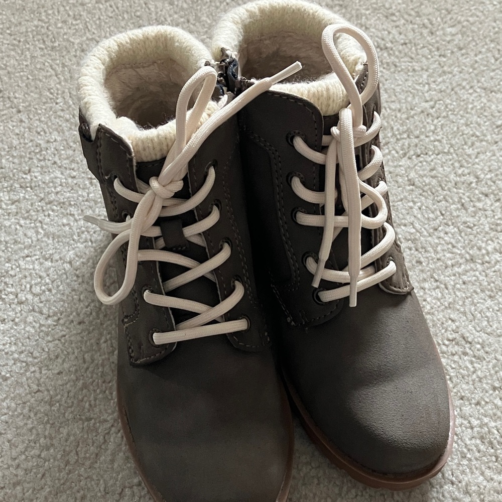 New Sporto women’s Brown Boots with Cream Accents